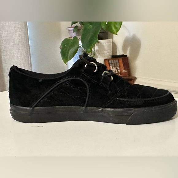 T.U.K. Black Suede D-Ring Sneaker US Men 11 US Women 13 - Picture 8 of 15